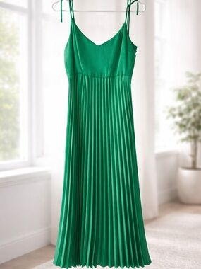 Sezane | Dresses | Nwt Sezane Lucille Emerald Green Open Back Green Dress Size Medium | Poshmark Sezane | Dresses | Nwt Sezane Lucille Emerald Green Open Back Green Dress Size Medium | Poshmark